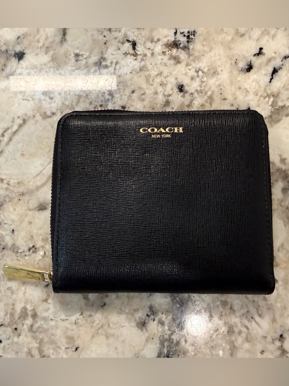 Coach EUC Black Leather Zip Around Wallet w/Gold Logo